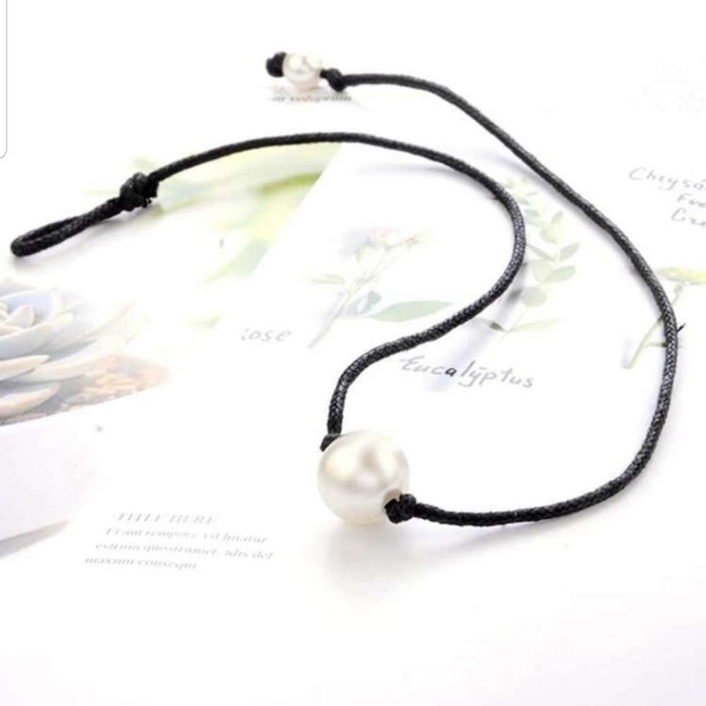 *Twyla* Rope Choker - Picture 2 of 5